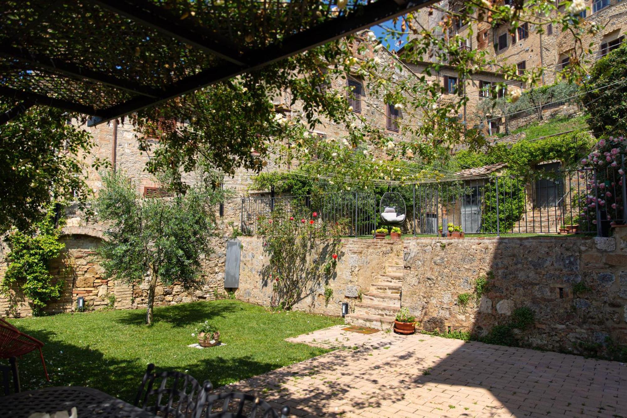 The Tower'S Garden Lägenhet San Gimignano Exteriör bild